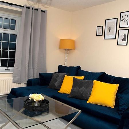 Xb Property - Comfy House Perfect For Families Contractors Relocators Уест Бромуич Екстериор снимка